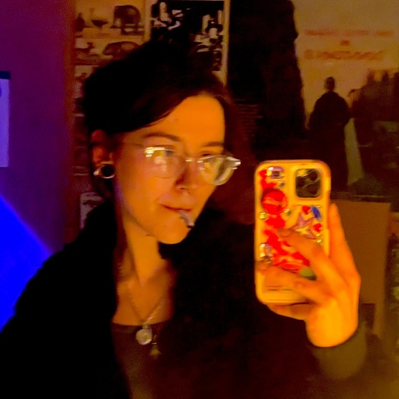 Meet your Posher, October - Picture 1 of 1